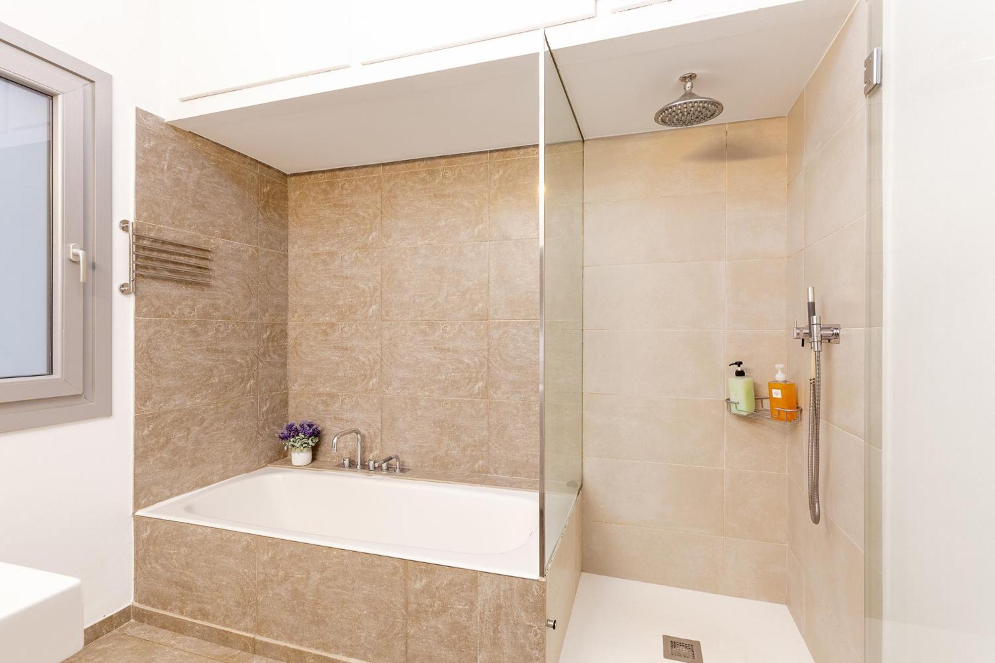 Large&beautiful 4min From Passeig De Gràcia Barcelona