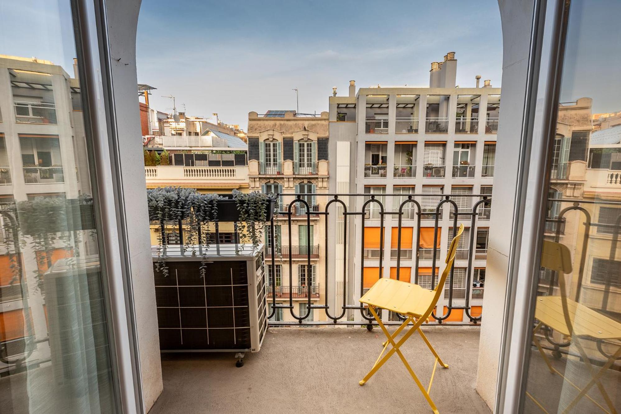 Large & Beautiful 4min From Passeig De Gracia Apartment