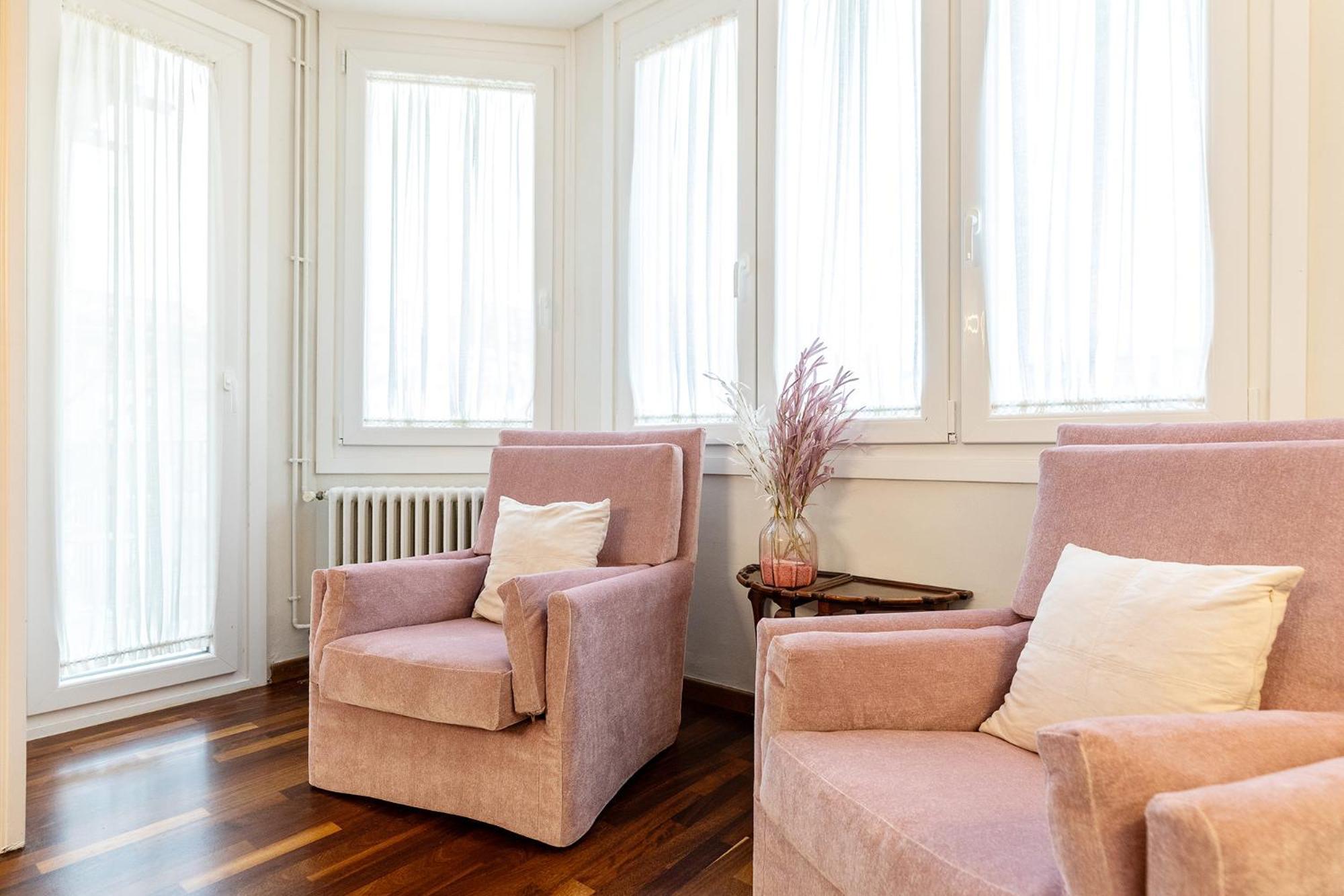 Apartment Large & Beautiful 4min From Passeig De Gracia Barcelona