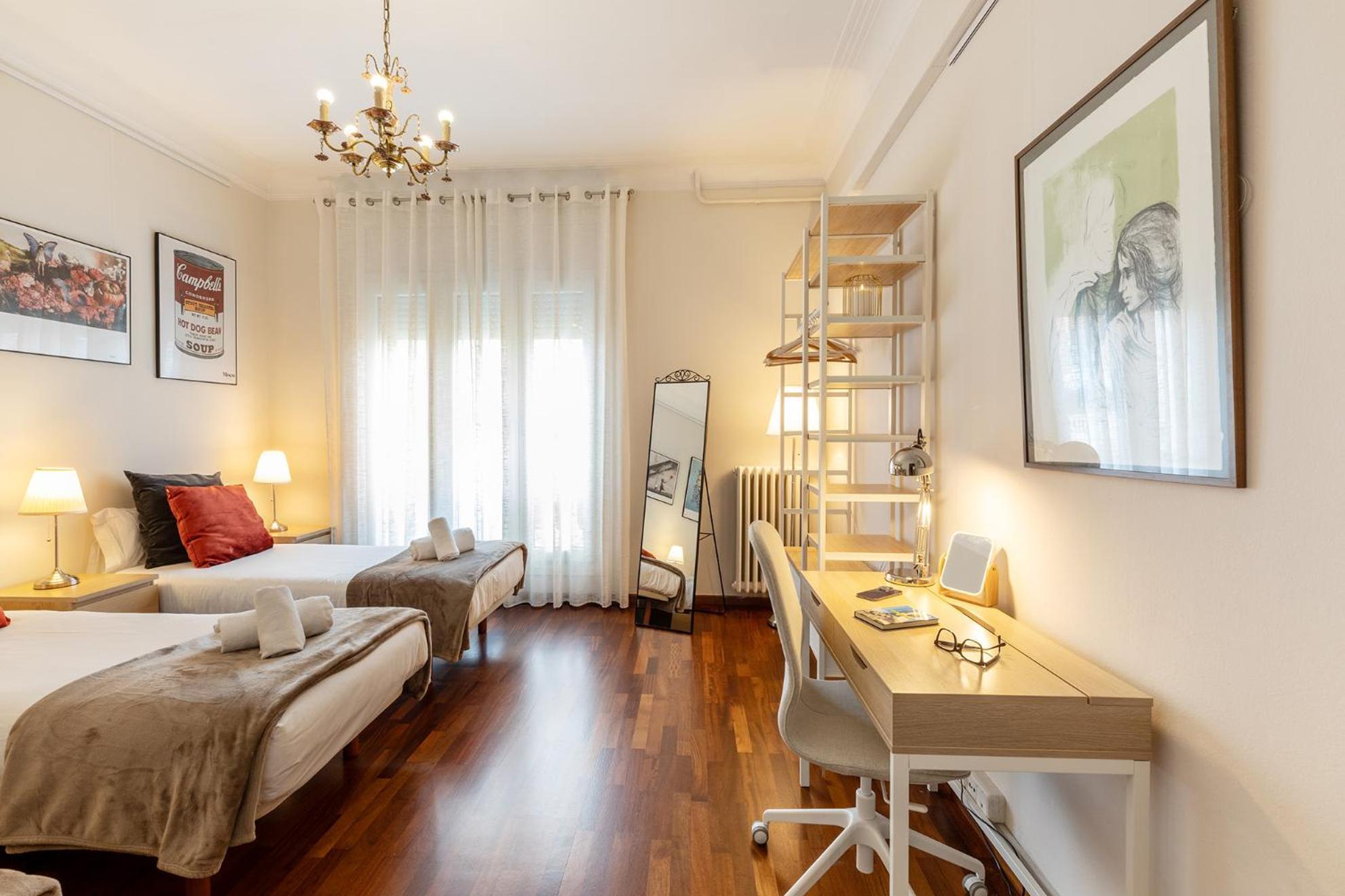 Apartment Large & Beautiful 4min From Passeig De Gracia